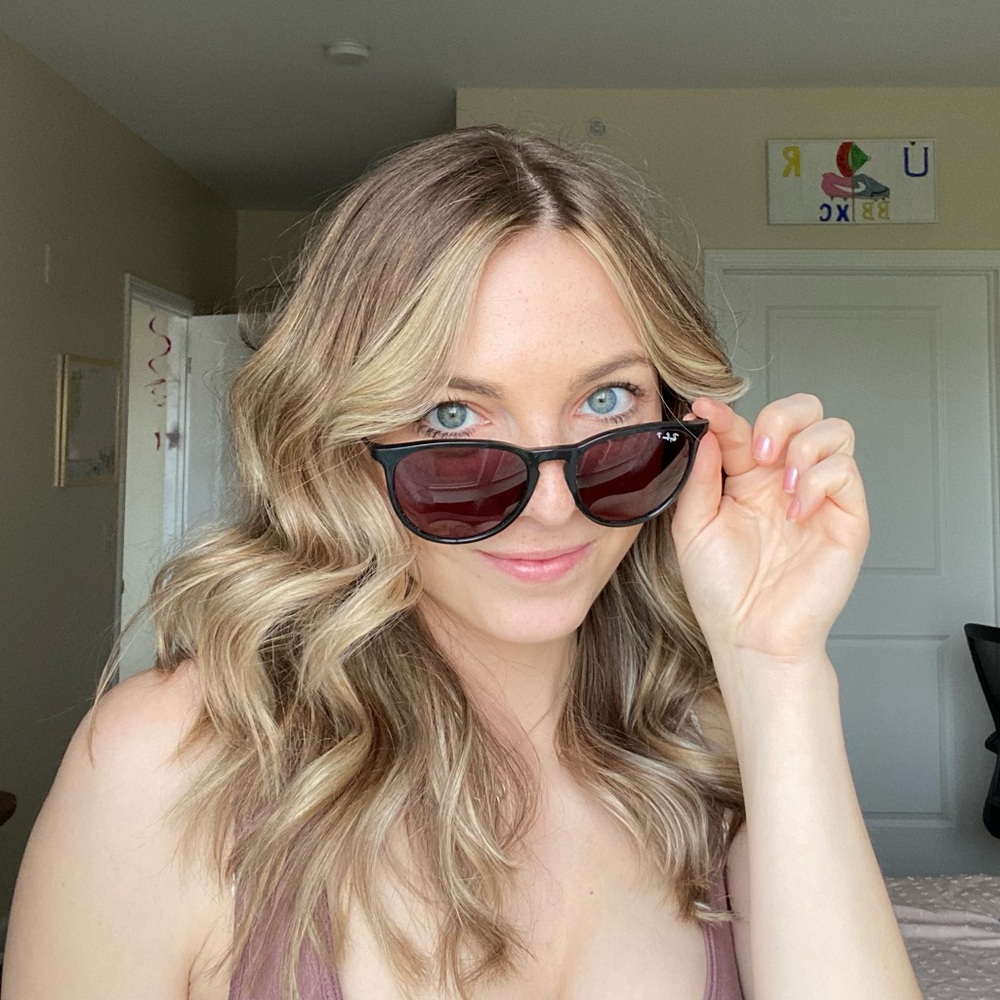 Meet your Posher, Danielle